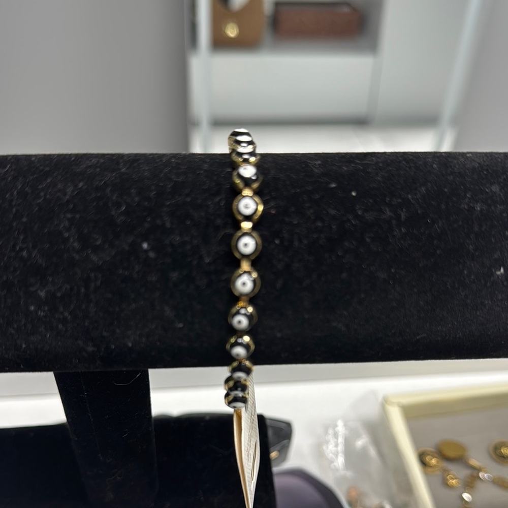 Elegant Black and Gold Bracelet